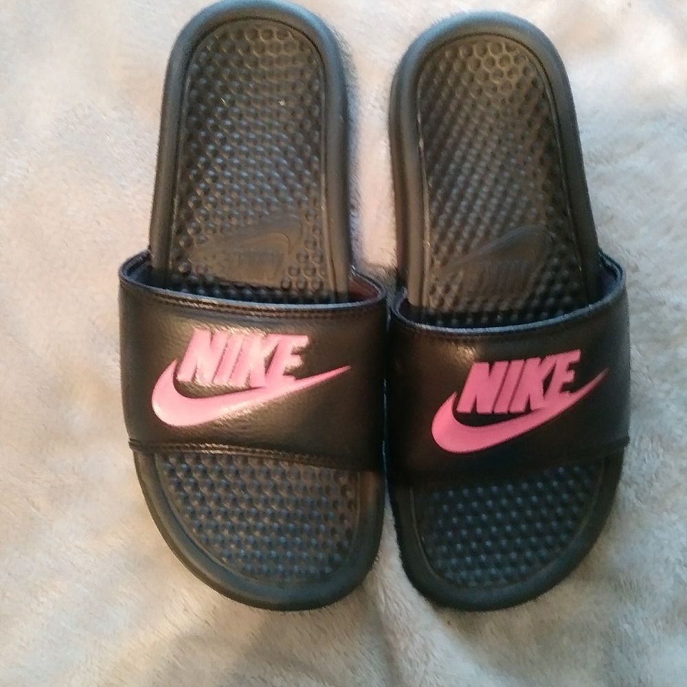 Nike slides